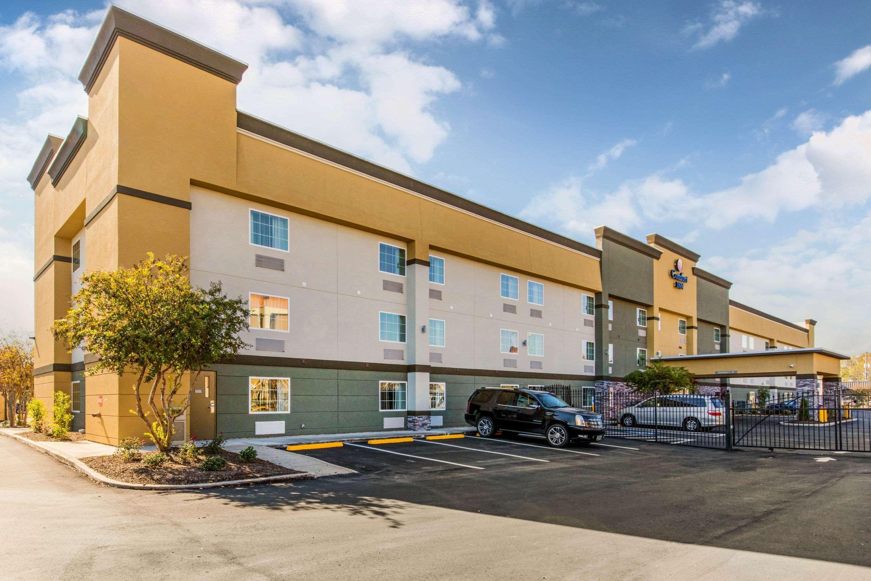 Comfort Inn Airport Memphis Exterior photo